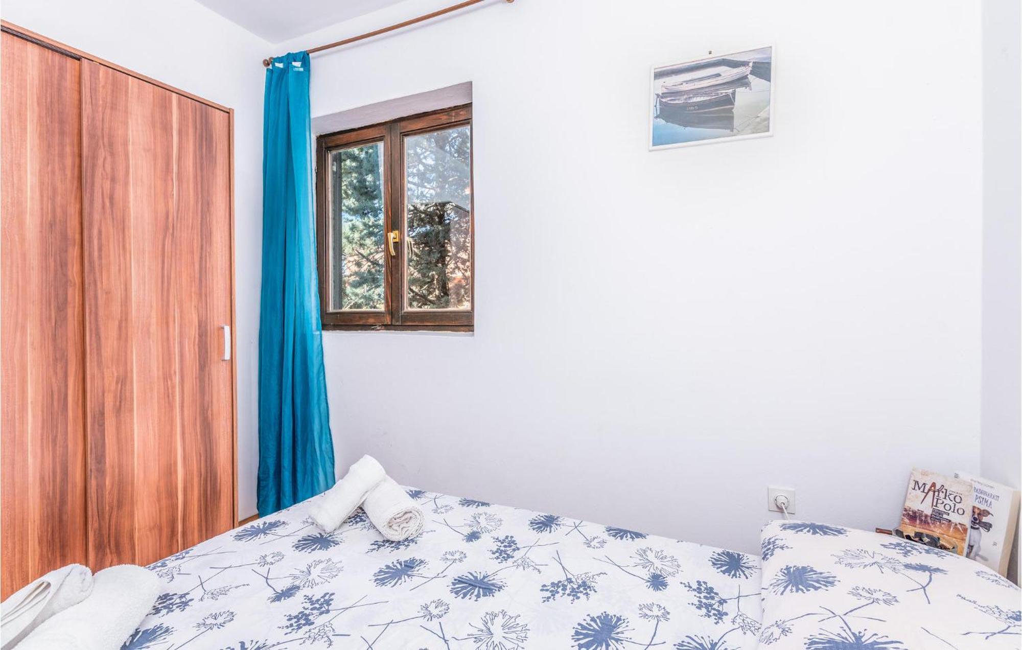 3 Bedroom Nice Apartment In Krk Кърк Екстериор снимка