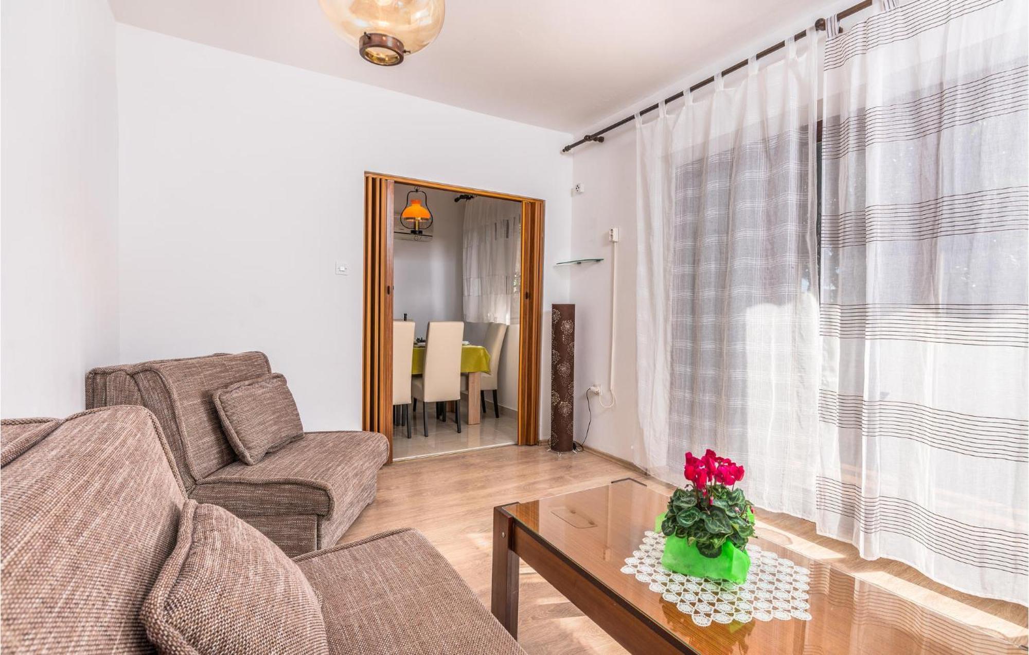 3 Bedroom Nice Apartment In Krk Кърк Екстериор снимка