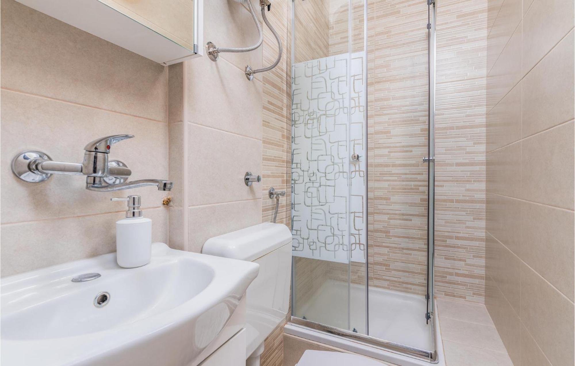 3 Bedroom Nice Apartment In Krk Кърк Екстериор снимка