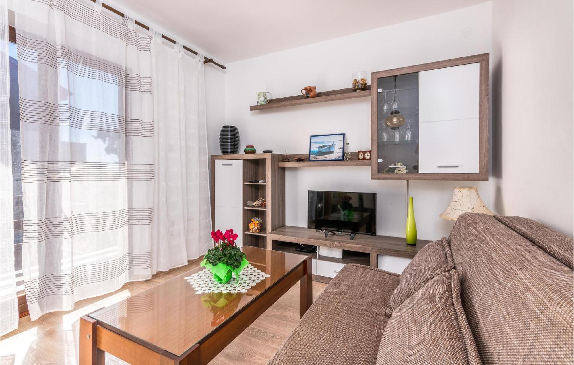 3 Bedroom Nice Apartment In Krk Кърк Екстериор снимка